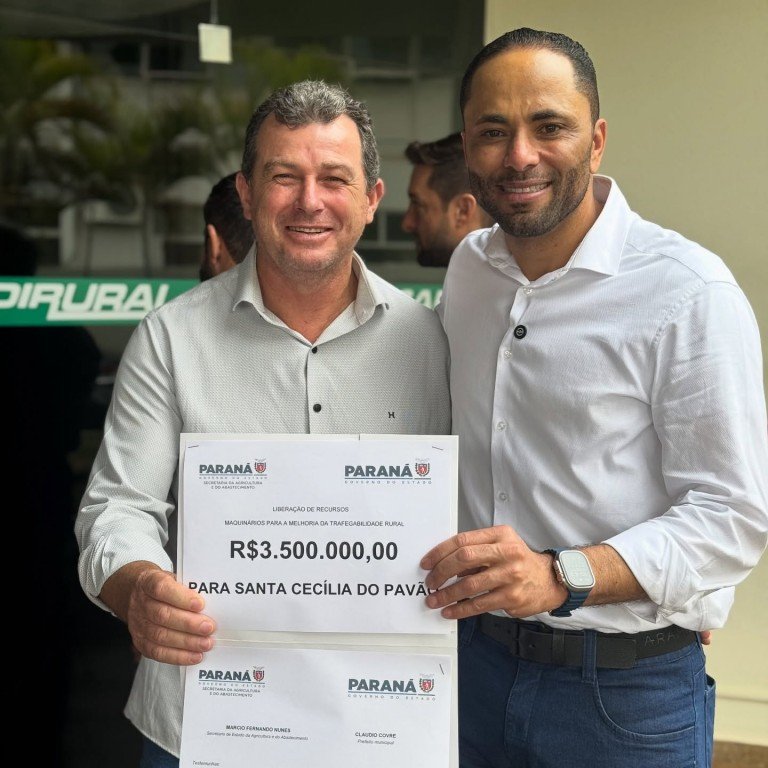 PREFEITO CLAUDIO COVRE PARTICIPA DO EVENTO DE ENTREGA OFICIAL DOS MAQUINÁRIOS.