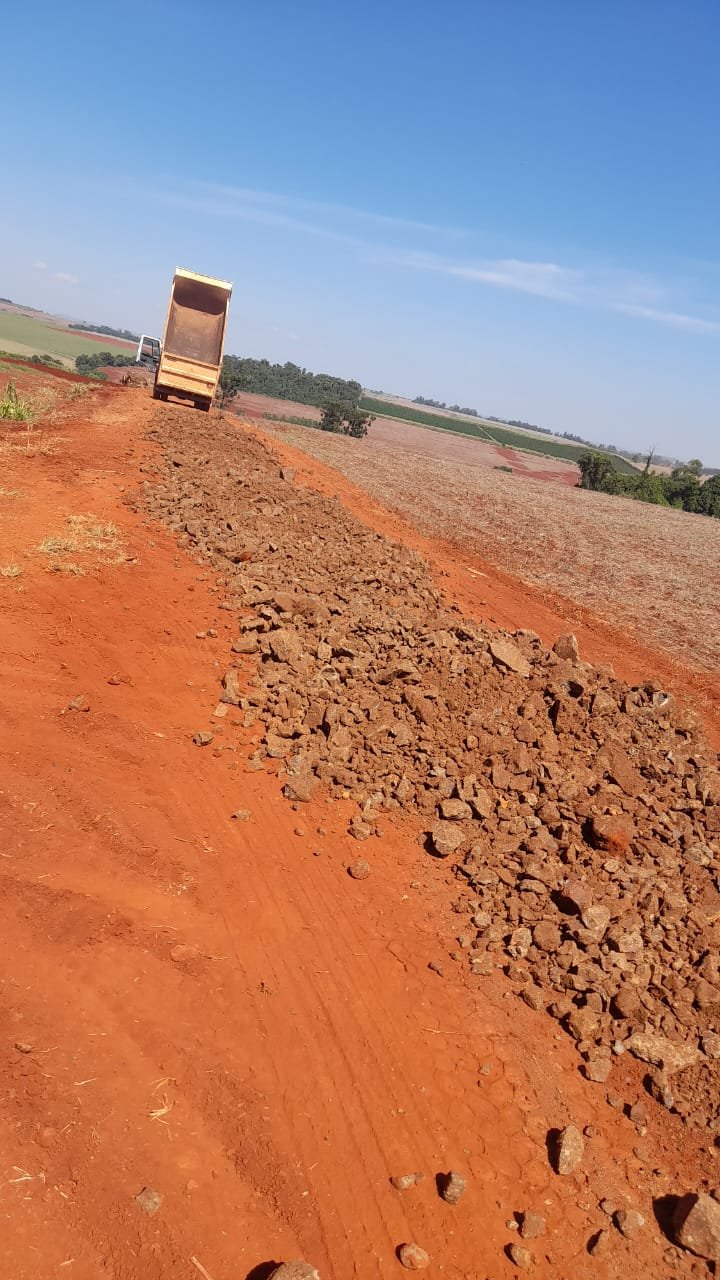 Manutenção das estradas rurais nos Bairros Duzentos Alqueires e Seção Shincó